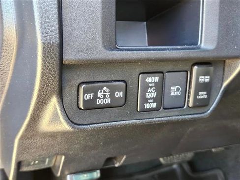 Used 2019 Toyota Tacoma TRD Off-Road w/ Technology Package image 11