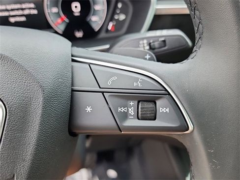 Certified 2025 Audi Q3 2.0T Premium Plus image 13