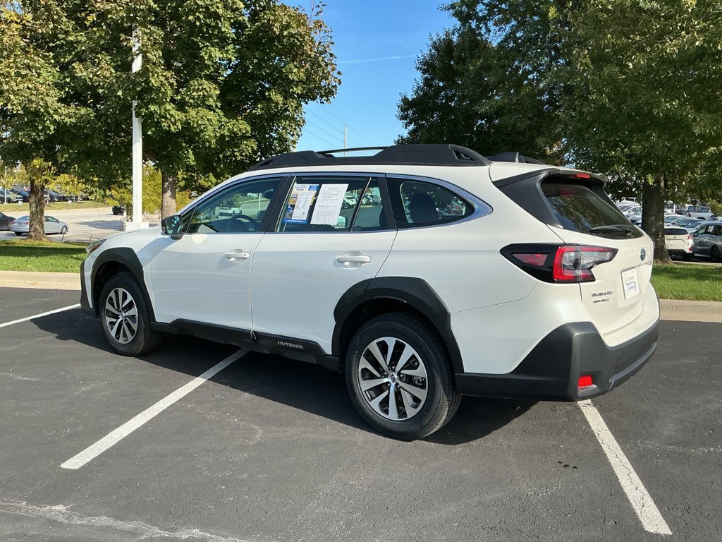 Used 2025 Subaru Outback AWD/4WD image 6