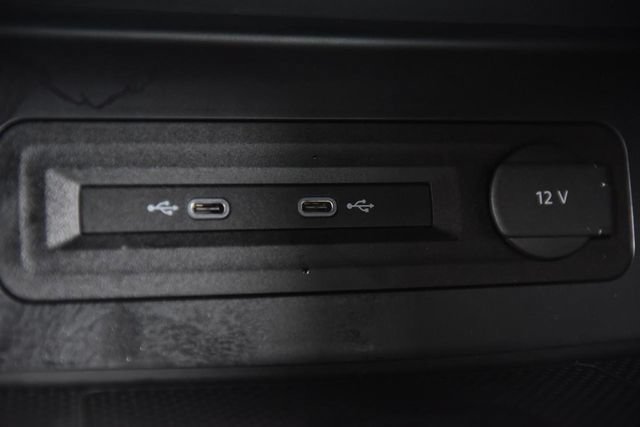 Used 2023 Volkswagen Atlas Cross Sport SEL R-Line AWD/4WD image 16