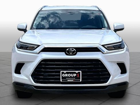 Used 2024 Toyota Grand Highlander AWD image 4