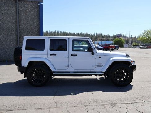 Used 2015 Jeep Wrangler Unlimited Sahara w/ Dual Top Group AWD/4WD image 4