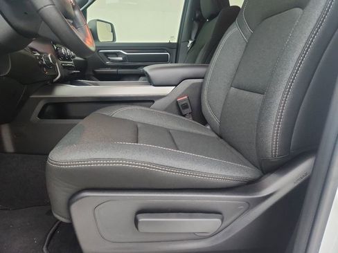 New 2026 RAM 1500 4x4 Crew Cab image 11