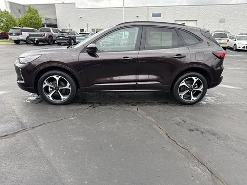 Certified 2023 Ford Escape ST-Line Elite AWD/4WD image 3