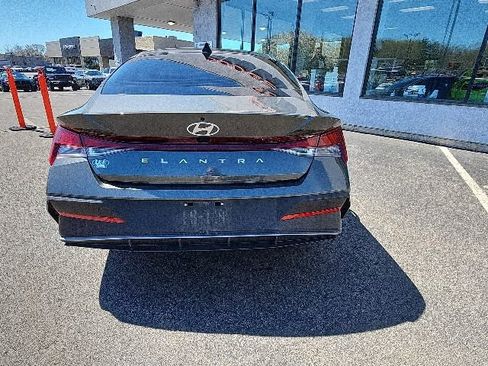 Used 2024 Hyundai Elantra SEL FWD image 7