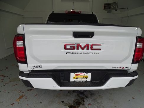 Certified 2024 GMC Canyon AT4X image 18