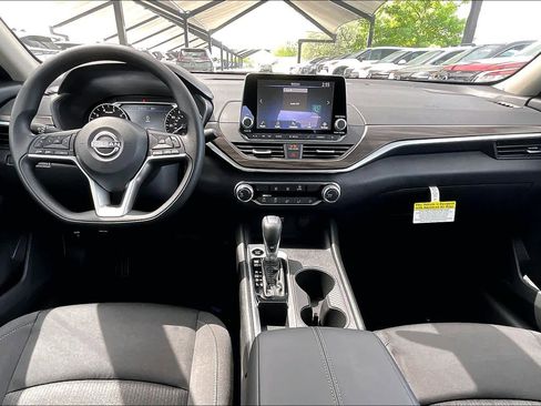New 2026 Nissan Altima 2.5 SV FWD image 5