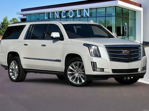 Used 2019 Cadillac Escalade ESV Platinum AWD/4WD image 2