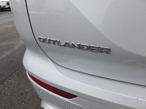 Used 2024 Mitsubishi Outlander SEL image 11
