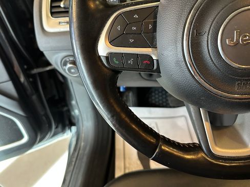 Used 2020 Jeep Compass Latitude w/ Cold Weather Group AWD/4WD image 11
