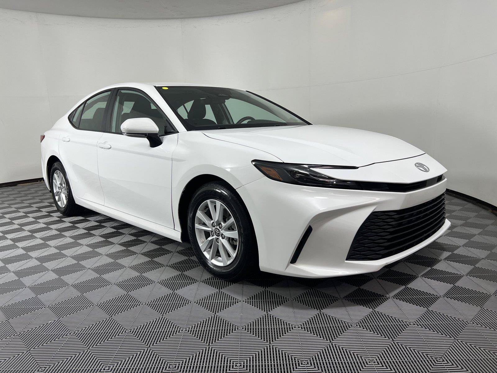 Used 2025 Toyota Camry LE FWD image 1