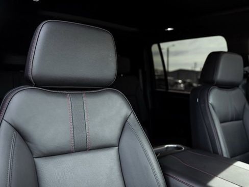 Used 2025 Chevrolet Suburban RST w/ Comfort Package image 30