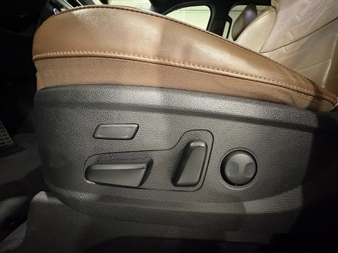 Used 2021 Kia Telluride SX w/ SX Prestige Package AWD/4WD image 11