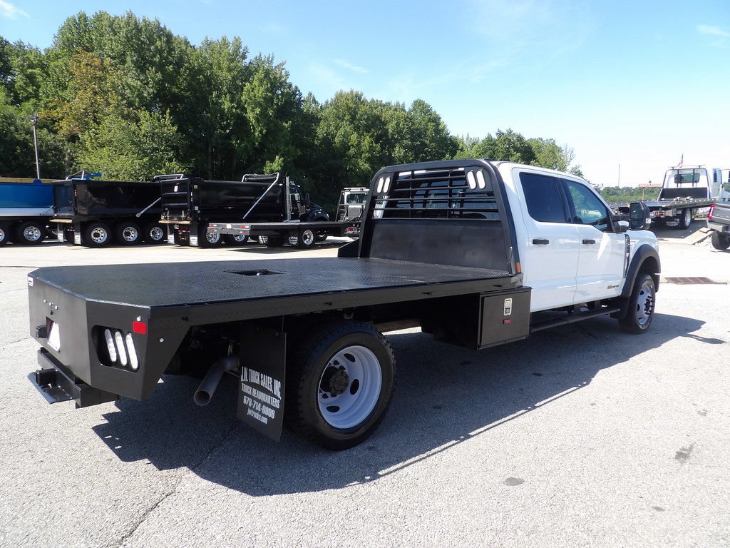 Used 2025 Ford F550 4x4 Crew Cab image 8