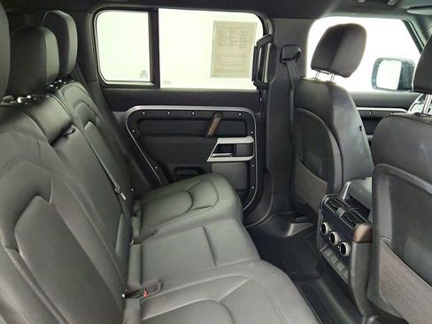 Used 2023 Land Rover Defender 110 S image 28