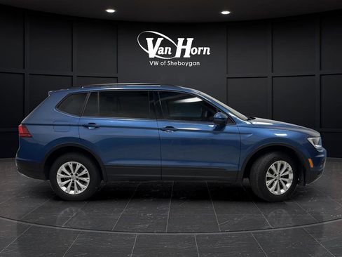 Used 2020 Volkswagen Tiguan S image 2
