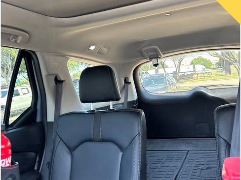 Used 2025 Honda Pilot Touring image 18