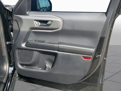 Certified 2025 Ford Bronco Sport Outer Banks w/ Outer Banks Tech Package+ AWD/4WD image 23