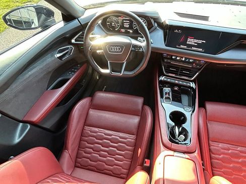 Used 2023 Audi e-tron GT Prestige w/ Prestige Package AWD/4WD image 9
