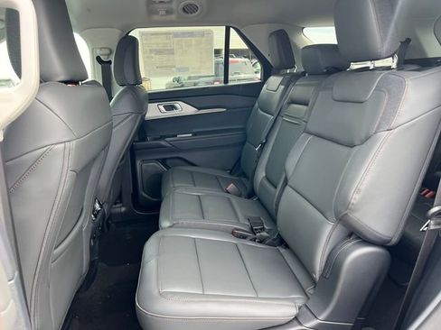 New 2026 Ford Explorer Active w/ Active Comfort Package AWD/4WD image 4