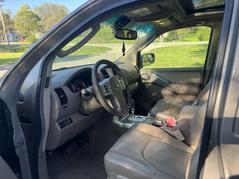 Used 2008 Nissan Pathfinder S AWD/4WD image 12
