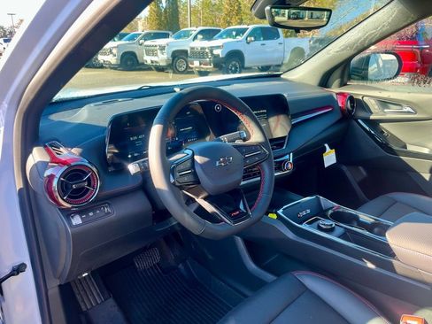 New 2026 Chevrolet Equinox RS w/ Convenience Package III AWD/4WD image 12