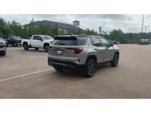 New 2026 GMC Terrain AT4 w/ LPO, Black Badging Package AWD/4WD image 8