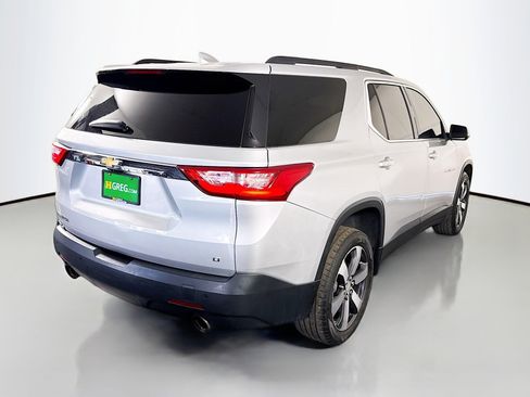 Used 2021 Chevrolet Traverse LT w/ LT Premium Package image 10