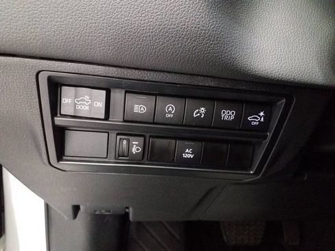 Used 2023 Toyota Tundra Limited w/ Power Package AWD/4WD image 10