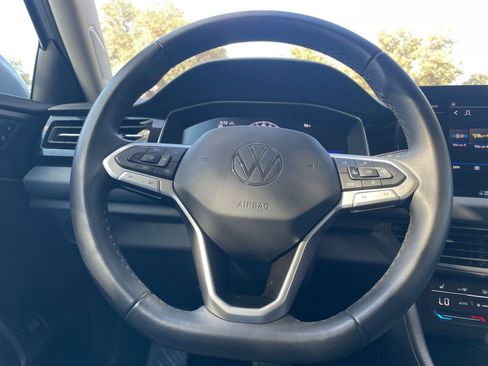 Used 2025 Volkswagen Jetta SE image 28