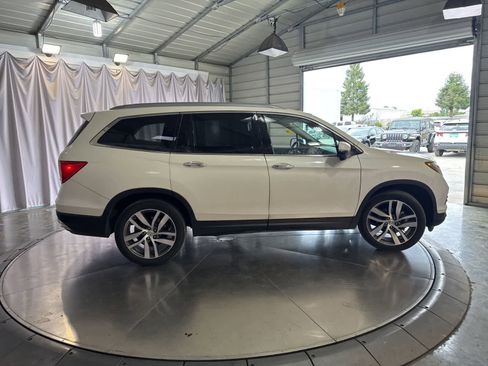 Used 2016 Honda Pilot Touring image 3