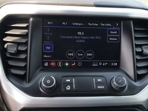 Used 2023 GMC Acadia SLE FWD image 17