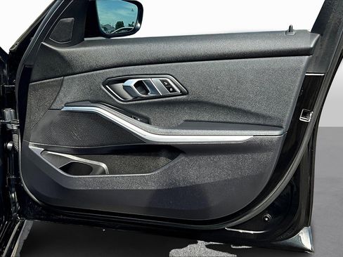 Used 2019 BMW 330i Sedan w/ Premium Package image 18