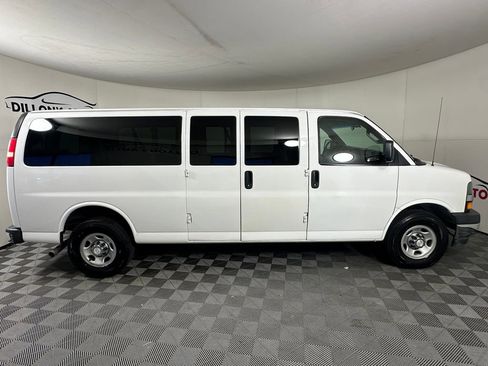 Used 2017 Chevrolet Express 3500 LT w/ LT Preferred Equipment Group RWD image 7