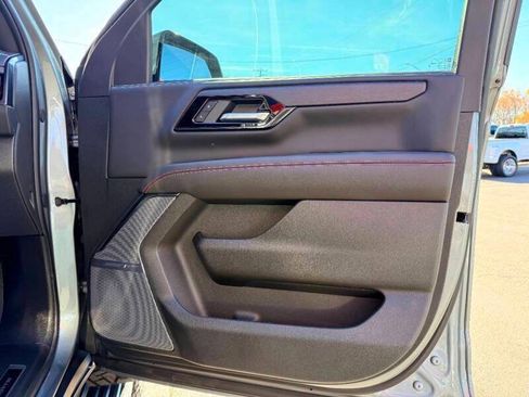 Used 2025 GMC Yukon AT4 Ultimate w/ LPO, Floor Liner Package AWD/4WD image 44