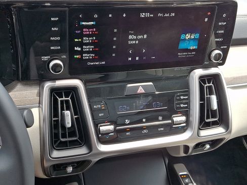 Certified 2023 Kia Sorento S w/ Panoramic Sunroof Package AWD/4WD image 18