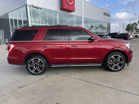 Used 2018 Ford Expedition XLT w/ Equipment Group 202A image 2