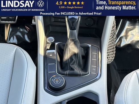 Used 2022 Volkswagen Tiguan SE R-Line image 17