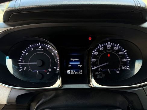 Used 2013 Toyota Avalon Limited FWD image 16