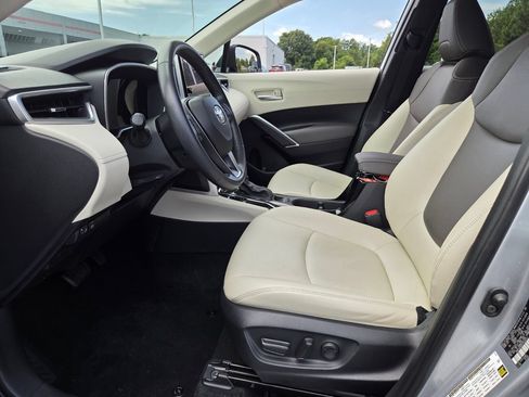 Certified 2023 Toyota Corolla Cross XLE FWD image 5