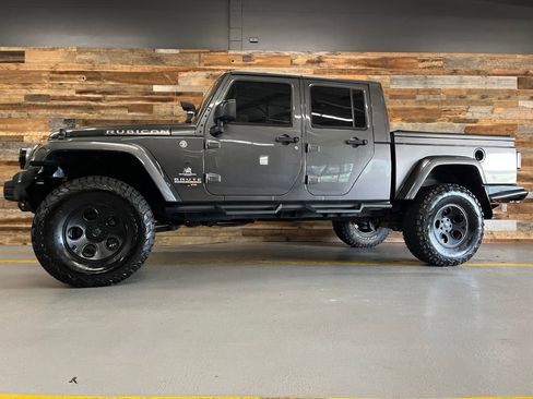 Used 2016 Jeep Wrangler Unlimited Rubicon w/ Connectivity Group AWD/4WD image 55