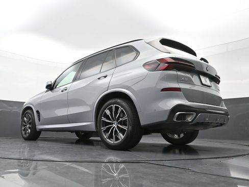 Used 2024 BMW X5 xDrive40i w/ M Sport Package AWD/4WD image 25