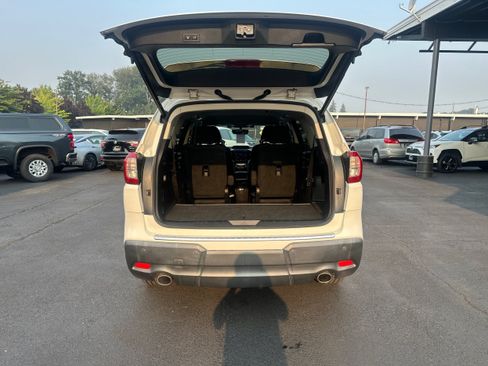 Used 2021 Subaru Ascent Premium w/ Convenience Package AWD/4WD image 11