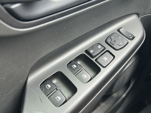 Used 2019 Hyundai Kona SE FWD image 12
