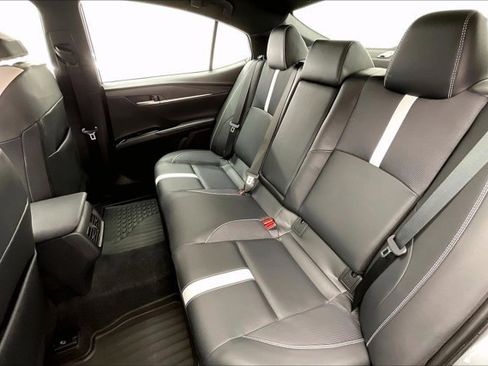 Used 2025 Toyota Camry SE image 20