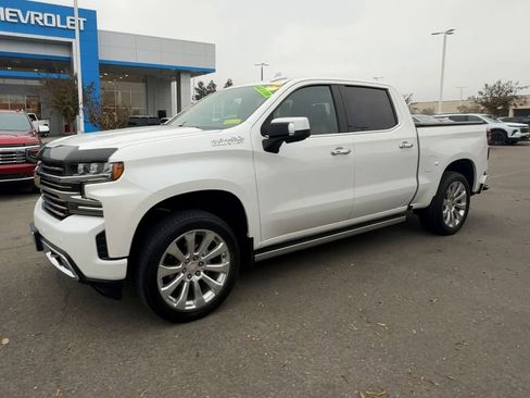 Used 2019 Chevrolet Silverado 1500 High Country w/ Technology Package image 3