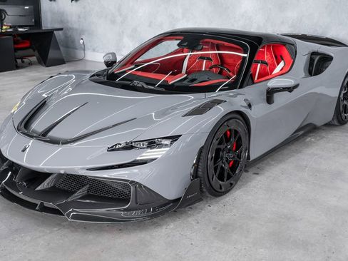 Used 2022 Ferrari SF90 Spider AWD/4WD image 11