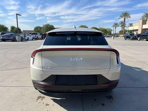 Used 2024 Kia EV6 Light RWD image 10