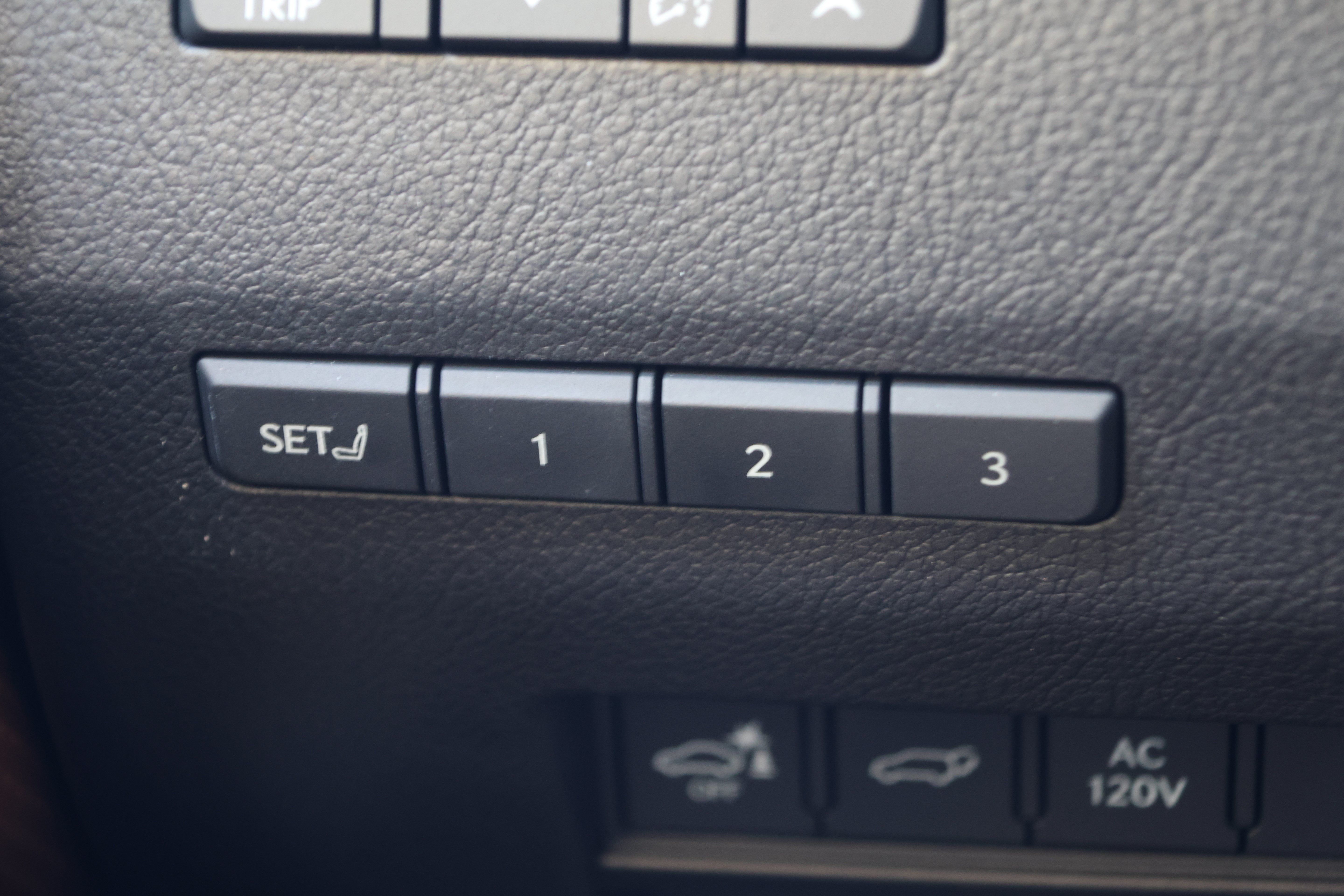 Used 2026 Lexus GX 550 w/ Accessory Package (2T) AWD/4WD image 16