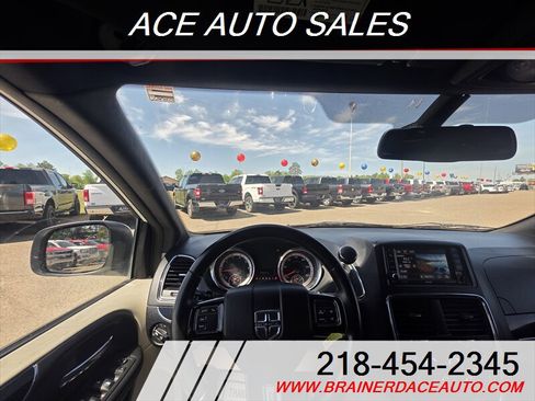 Used 2019 Dodge Grand Caravan SXT FWD image 13